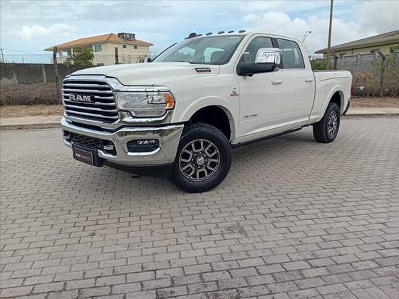 RAM 3500 6.7 I6 TURBO DIESEL LIMITED LONGHORN CD 4X4  AUTOMÁTICO